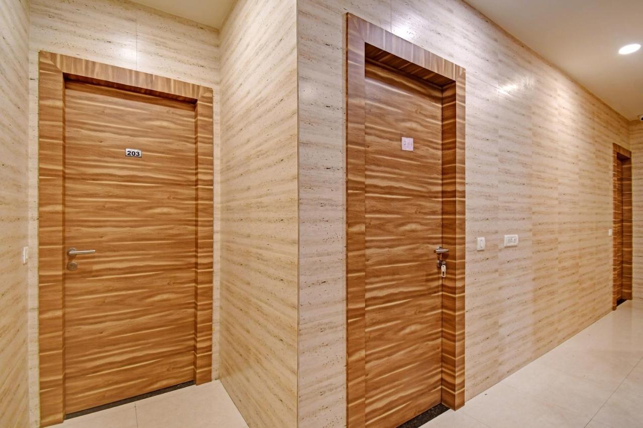 Super Townhouse Hotel All In One Near City Centre Salt Lake Salt Lake City المظهر الخارجي الصورة